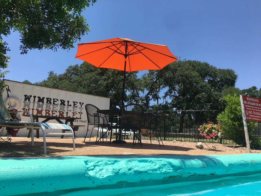 The Lodge at Cypress Falls: Cheap Pet Friendly Places to Stay in Wimberley