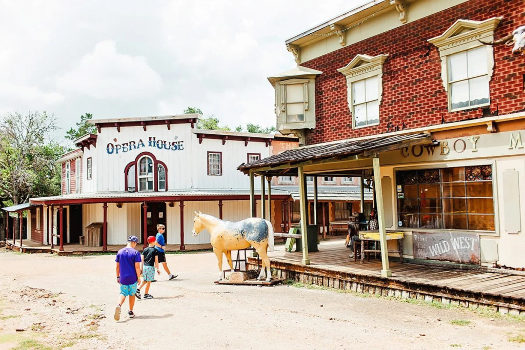 Wimberley Inn + Bar