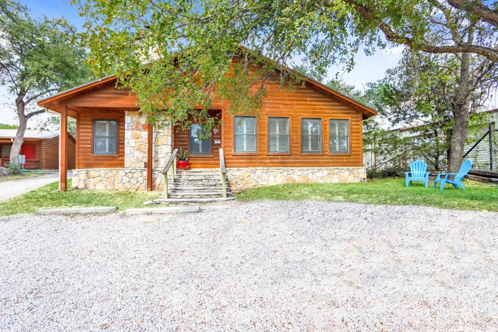 Wimberley Log Cabins Resort and Suites